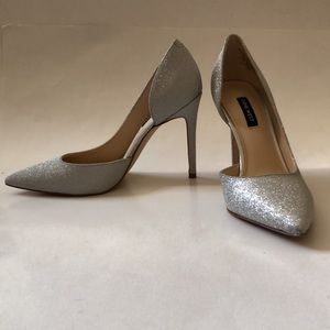 Nine West 7M Glitter Silver High heel shoe Brand New without tags Excellent
